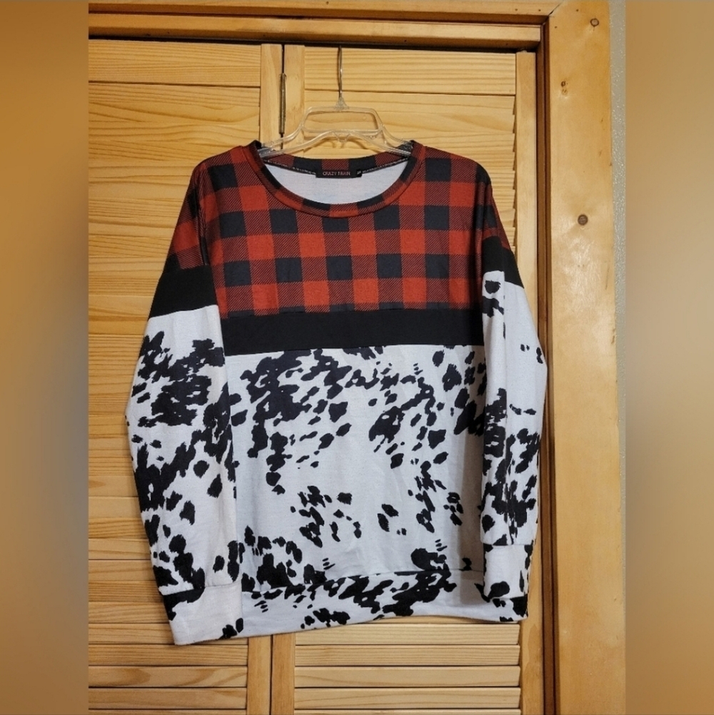 Crazy Train Buffalo red & white cow print black &‎ white sweatshirt size Medium